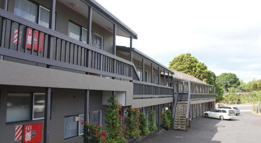 Motel 80
